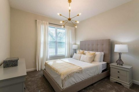House in Davenport, Florida 5 bedrooms, 286.23 sq.m. № 1917787 - photo 4