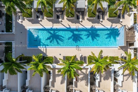 Condo in Coral Gables, Florida, 4 bedrooms  № 2026854 - photo 14