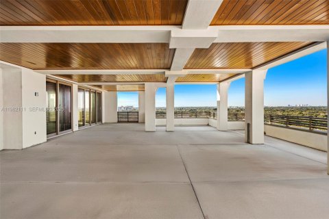 Condo in Coral Gables, Florida, 4 bedrooms  № 2026854 - photo 11