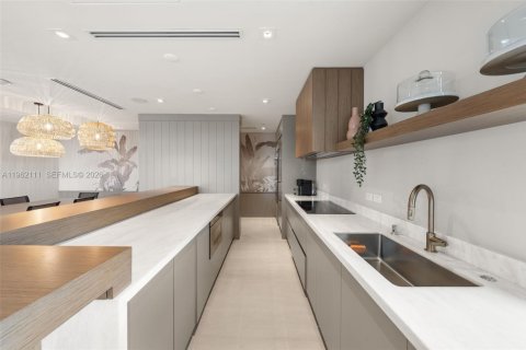 Condo in Coral Gables, Florida, 4 bedrooms  № 2026854 - photo 16