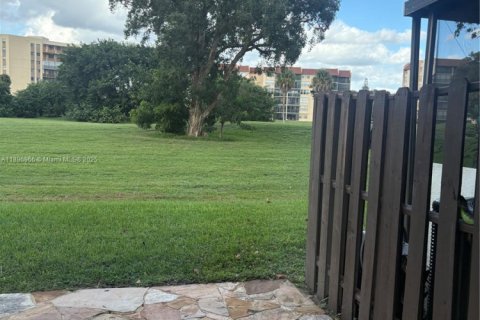 Снять в аренду виллу или дом в Лодерхилл, Флорида 2 спальни, 127.37м2, № 1947878 - фото 2