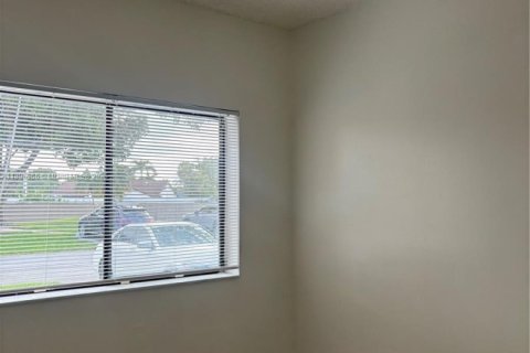 Снять в аренду виллу или дом в Лодерхилл, Флорида 2 спальни, 127.37м2, № 1947878 - фото 9