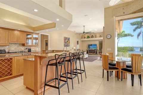 House in Longboat Key, Florida 5 bedrooms, 390.19 sq.m. № 1883557 - photo 15