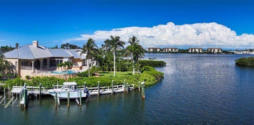 House in Longboat Key, Florida 5 bedrooms, 390.19 sq.m. № 1883557