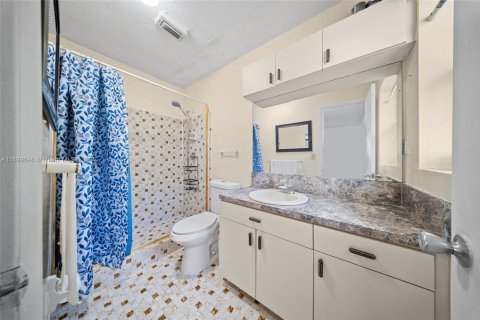 House in Miami, Florida 4 bedrooms, 116.69 sq.m. № 1952795 - photo 20