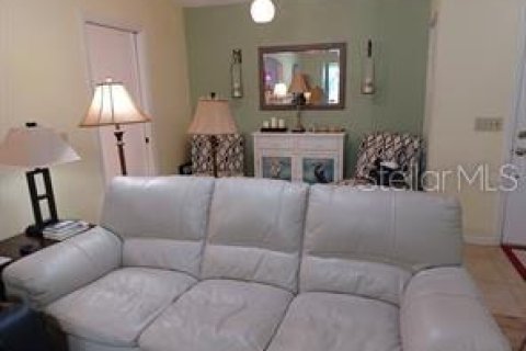 House in Leesburg, Florida 2 bedrooms, 118.17 sq.m. № 1903636 - photo 4