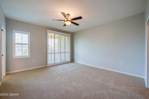 Townhouse in Clermont, Florida 3 bedrooms, 149.48 sq.m. № 1826206 - photo 11