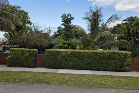 Villa ou maison à vendre à Miami, Floride: 3 chambres № 2084915 - photo 3