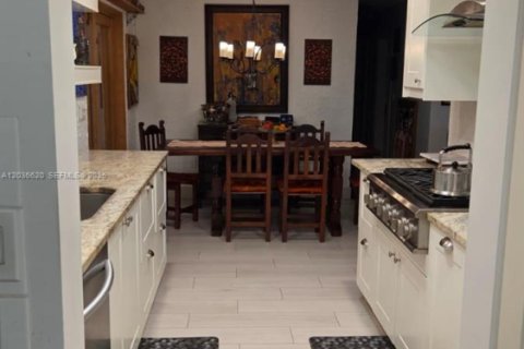 Villa ou maison à vendre à Miami, Floride: 3 chambres № 2084915 - photo 29