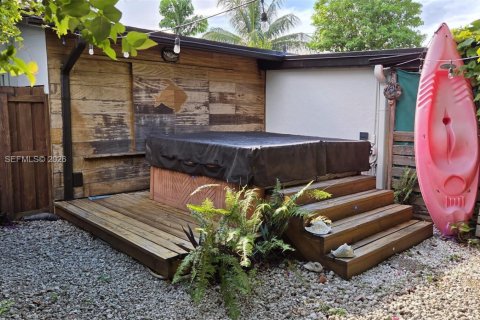 Villa ou maison à vendre à Miami, Floride: 3 chambres № 2084915 - photo 8
