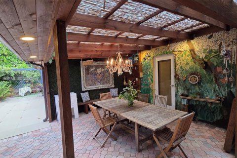 Villa ou maison à vendre à Miami, Floride: 3 chambres № 2084915 - photo 14