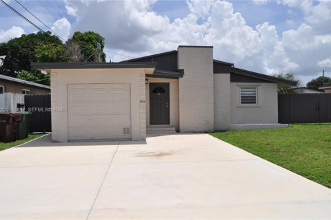 Casa en Hialeah, Florida 2 dormitorios, 91.32 m2 № 2279540