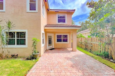 Casa en venta en Pembroke Pines, Florida, 3 dormitorios, 178.65 m2 № 2087261 - foto 5