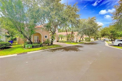 Casa en venta en Pembroke Pines, Florida, 3 dormitorios, 178.65 m2 № 2087261 - foto 6
