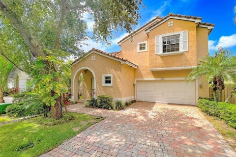 Casa en Pembroke Pines, Florida 3 dormitorios, 178.65 m2 № 2087261