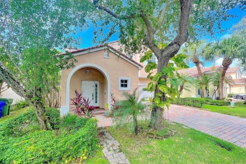 Casa en venta en Pembroke Pines, Florida, 3 dormitorios, 178.65 m2 № 2087261 - foto 4