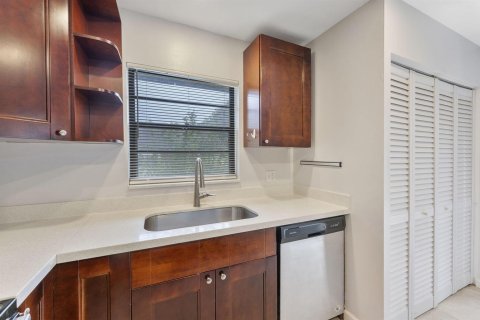 Touwnhouse à vendre à Jupiter, Floride: 2 chambres, 124.86 m2 № 2394954 - photo 11