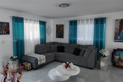 Casa en venta en Homestead, Florida, 3 dormitorios, 98.1 m2 № 2066799 - foto 6