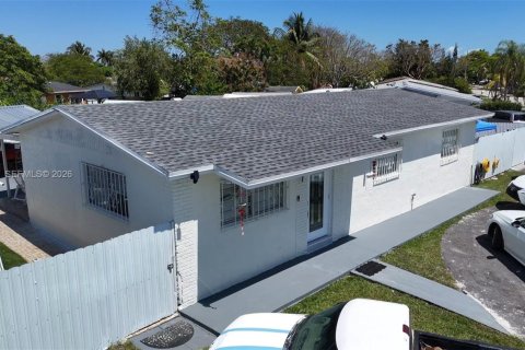 Casa en venta en Homestead, Florida, 3 dormitorios, 98.1 m2 № 2066799 - foto 3