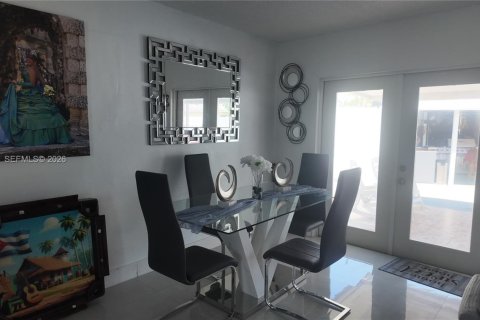 Casa en venta en Homestead, Florida, 3 dormitorios, 98.1 m2 № 2066799 - foto 9