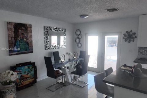 Casa en venta en Homestead, Florida, 3 dormitorios, 98.1 m2 № 2066799 - foto 8