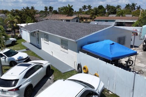 Casa en venta en Homestead, Florida, 3 dormitorios, 98.1 m2 № 2066799 - foto 4