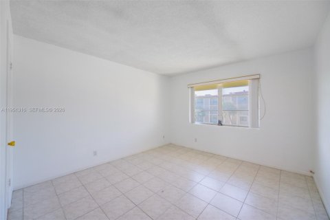 Condominio en venta en Lauderdale Lakes, Florida, 2 dormitorios, 85.47 m2 № 2153138 - foto 18