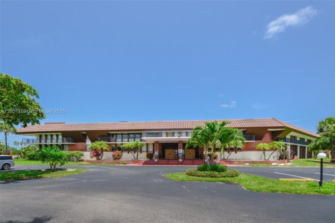 Condominio en venta en Lauderdale Lakes, Florida, 2 dormitorios, 85.47 m2 № 2153138 - foto 5