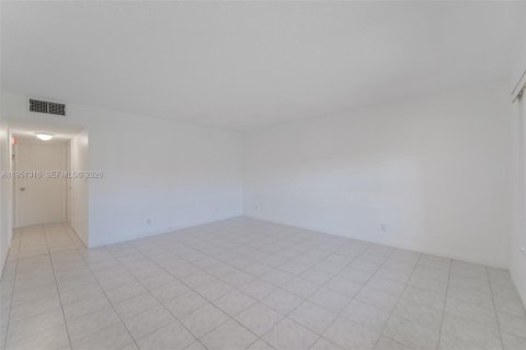 Condominio en venta en Lauderdale Lakes, Florida, 2 dormitorios, 85.47 m2 № 2153138 - foto 28