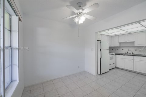 Condominio en venta en Lauderdale Lakes, Florida, 2 dormitorios, 85.47 m2 № 2153138 - foto 26