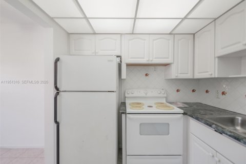 Condominio en venta en Lauderdale Lakes, Florida, 2 dormitorios, 85.47 m2 № 2153138 - foto 24