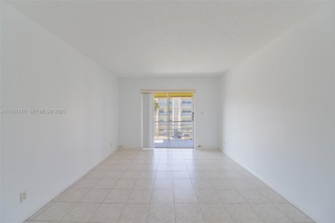 Condominio en venta en Lauderdale Lakes, Florida, 2 dormitorios, 85.47 m2 № 2153138 - foto 20