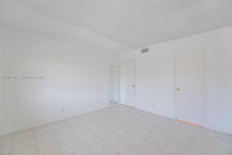 Condominio en venta en Lauderdale Lakes, Florida, 2 dormitorios, 85.47 m2 № 2153138 - foto 15