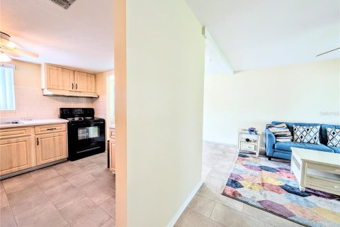 Condo in Bradenton, Florida, 2 bedrooms  № 2200044 - photo 6