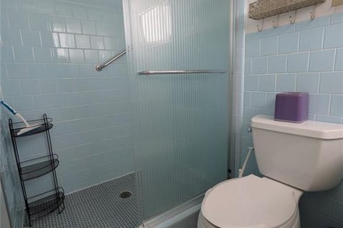 Condo in Bradenton, Florida, 2 bedrooms  № 2200044 - photo 21