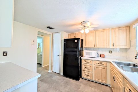 Condo in Bradenton, Florida, 2 bedrooms  № 2200044 - photo 4