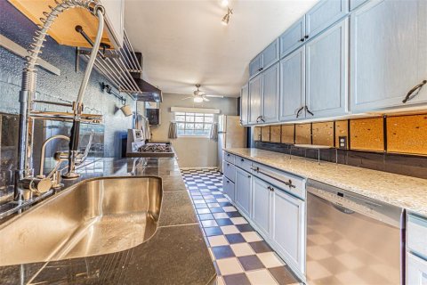 Casa en venta en Tampa, Florida, 4 dormitorios, 270.9 m2 № 2113978 - foto 21