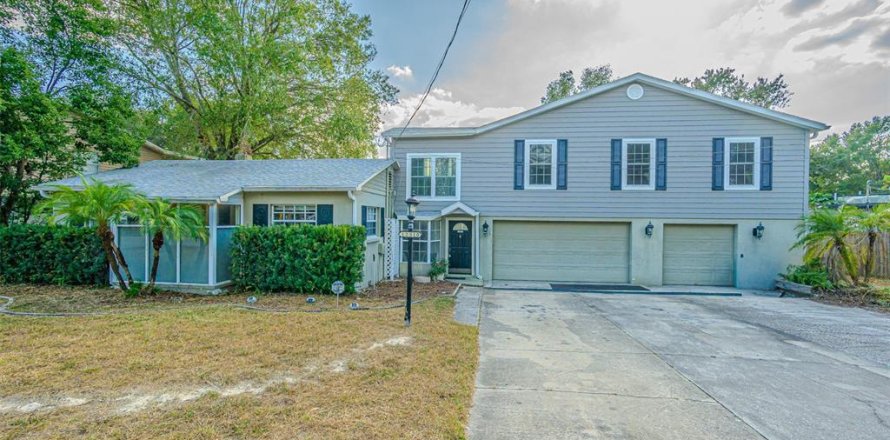 Casa en Tampa, Florida 4 dormitorios, 270.9 m2 № 2113978