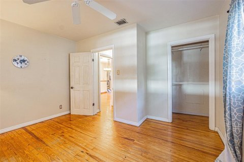 Casa en venta en Tampa, Florida, 4 dormitorios, 270.9 m2 № 2113978 - foto 25