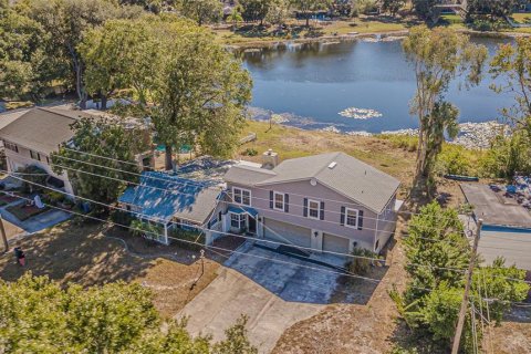Casa en venta en Tampa, Florida, 4 dormitorios, 270.9 m2 № 2113978 - foto 3