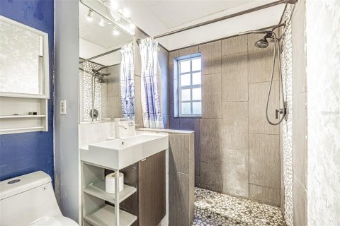 Casa en venta en Tampa, Florida, 4 dormitorios, 270.9 m2 № 2113978 - foto 26