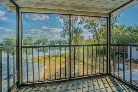 Casa en venta en Tampa, Florida, 4 dormitorios, 270.9 m2 № 2113978 - foto 10