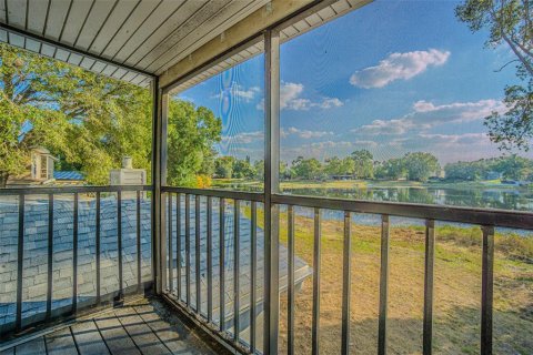 Casa en venta en Tampa, Florida, 4 dormitorios, 270.9 m2 № 2113978 - foto 9