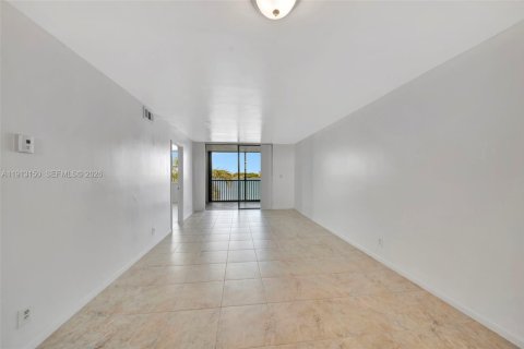 Condo in Oakland Park, Florida, 2 bedrooms  № 1969501 - photo 12
