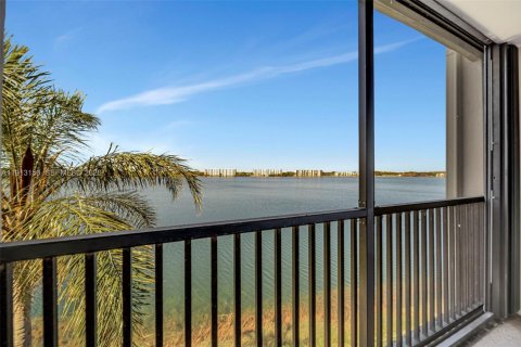 Condo in Oakland Park, Florida, 2 bedrooms  № 1969501 - photo 30