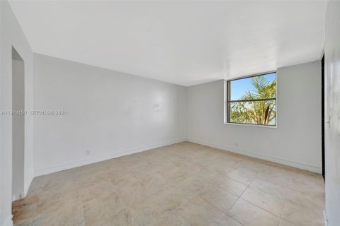 Condo in Oakland Park, Florida, 2 bedrooms  № 1969501 - photo 20