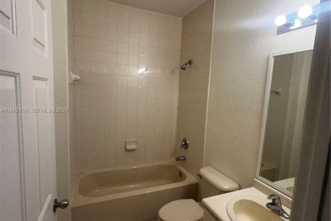 Adosado en alquiler en Homestead, Florida, 4 dormitorios, 132.2 m2 № 2024818 - foto 9