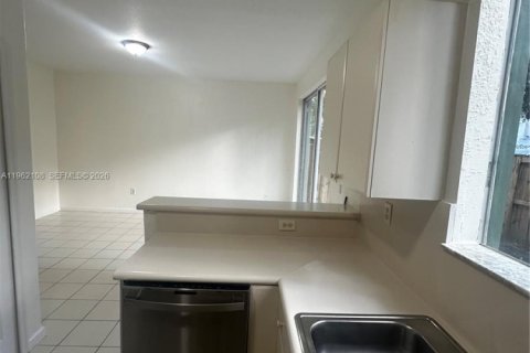 Adosado en alquiler en Homestead, Florida, 4 dormitorios, 132.2 m2 № 2024818 - foto 15