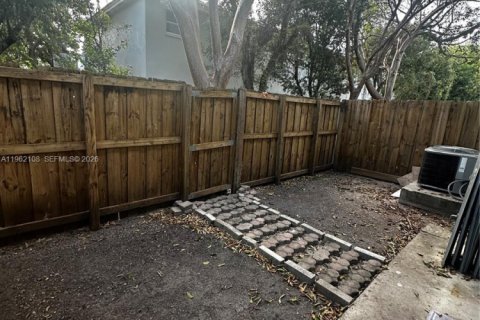 Adosado en alquiler en Homestead, Florida, 4 dormitorios, 132.2 m2 № 2024818 - foto 3