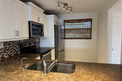 Copropriété à louer à Davie, Floride: 3 chambres, 104.42 m2 № 2069295 - photo 2